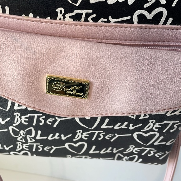 Betsy Johnson Luv   2 in 1 Backpack Purse  Black / Pink  Size Medium - Picture 5 of 16